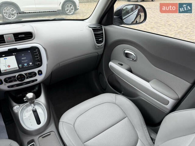 Черный Киа Soul, объемом двигателя 0 л и пробегом 131 тыс. км за 10300 $, фото 49 на Automoto.ua