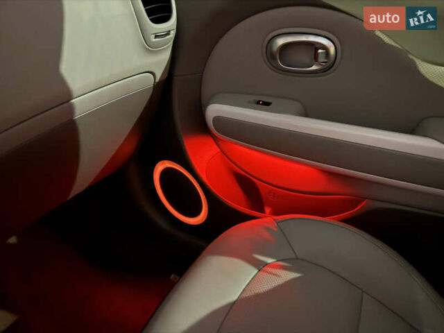 Черный Киа Soul, объемом двигателя 0 л и пробегом 132 тыс. км за 10500 $, фото 82 на Automoto.ua