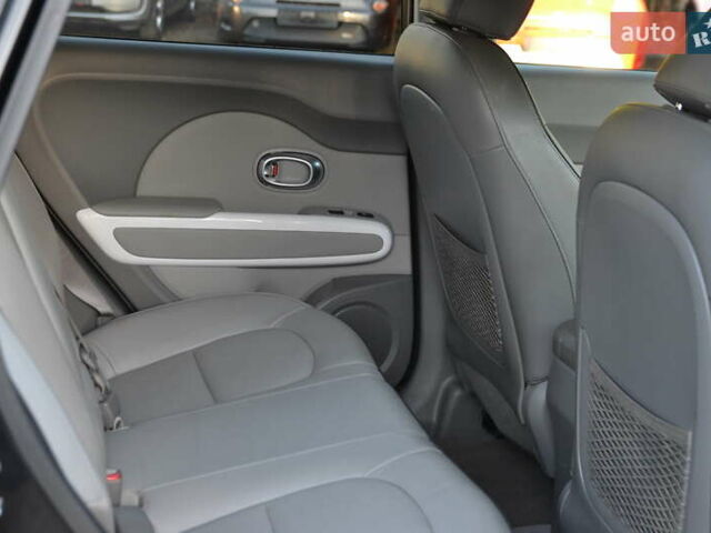 Чорний Кіа Soul, об'ємом двигуна 0 л та пробігом 110 тис. км за 10999 $, фото 20 на Automoto.ua