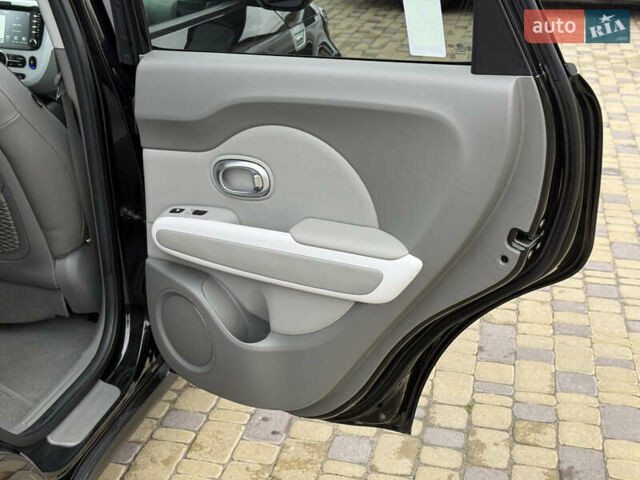 Черный Киа Soul, объемом двигателя 0 л и пробегом 131 тыс. км за 10300 $, фото 54 на Automoto.ua