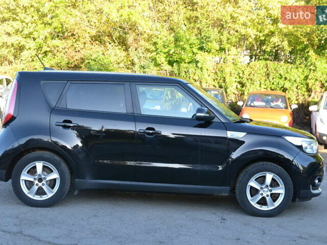 Чорний Кіа Soul, об'ємом двигуна 0 л та пробігом 110 тис. км за 10999 $, фото 5 на Automoto.ua