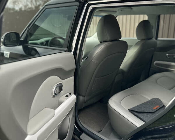 Черный Киа Soul, объемом двигателя 0 л и пробегом 98 тыс. км за 11200 $, фото 13 на Automoto.ua