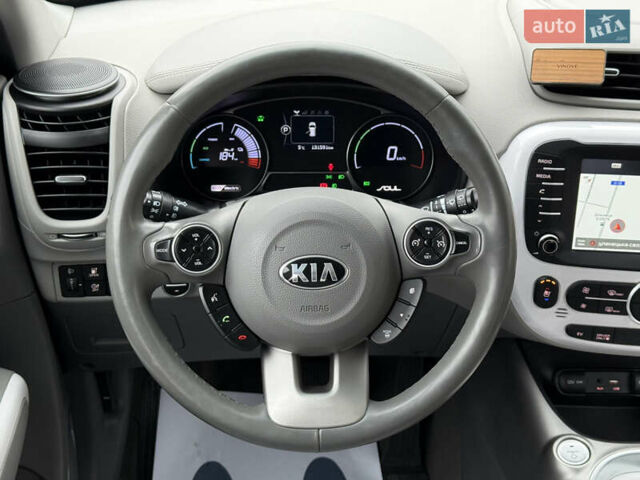 Черный Киа Soul, объемом двигателя 0 л и пробегом 131 тыс. км за 10300 $, фото 46 на Automoto.ua