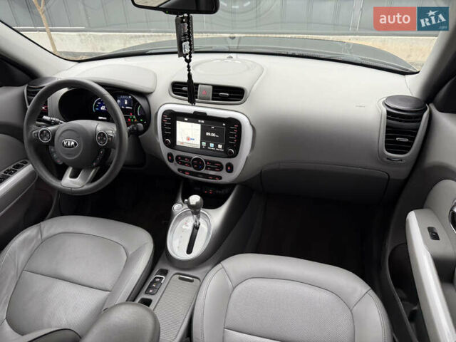 Черный Киа Soul, объемом двигателя 0 л и пробегом 132 тыс. км за 10500 $, фото 72 на Automoto.ua