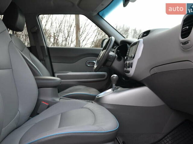 Чорний Кіа Soul, об'ємом двигуна 0 л та пробігом 111 тис. км за 10550 $, фото 22 на Automoto.ua