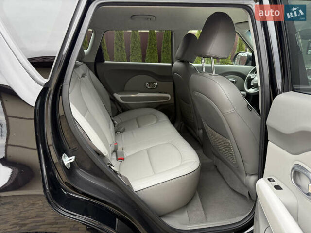 Черный Киа Soul, объемом двигателя 0 л и пробегом 131 тыс. км за 10300 $, фото 52 на Automoto.ua