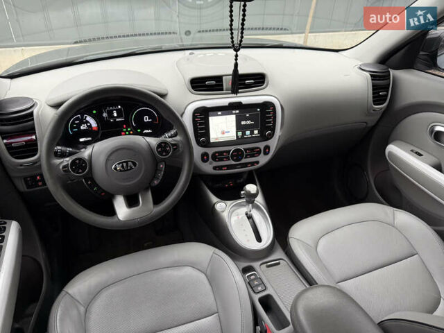 Черный Киа Soul, объемом двигателя 0 л и пробегом 132 тыс. км за 10500 $, фото 55 на Automoto.ua