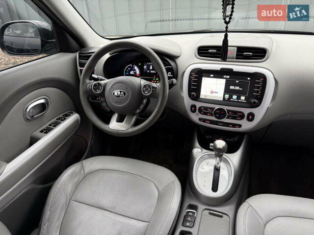 Черный Киа Soul, объемом двигателя 0 л и пробегом 132 тыс. км за 10500 $, фото 57 на Automoto.ua