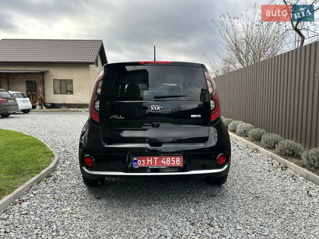 Черный Киа Soul, объемом двигателя 0 л и пробегом 98 тыс. км за 11200 $, фото 5 на Automoto.ua