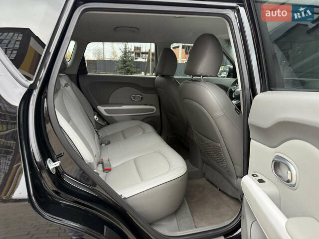 Черный Киа Soul, объемом двигателя 0 л и пробегом 132 тыс. км за 10500 $, фото 66 на Automoto.ua