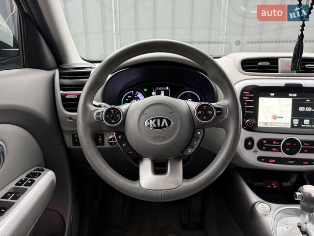 Черный Киа Soul, объемом двигателя 0 л и пробегом 132 тыс. км за 10500 $, фото 53 на Automoto.ua