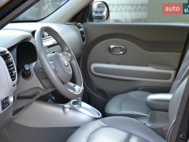 Чорний Кіа Soul, об'ємом двигуна 0 л та пробігом 110 тис. км за 10999 $, фото 13 на Automoto.ua