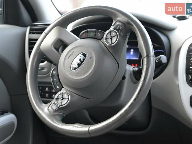 Чорний Кіа Soul, об'ємом двигуна 0 л та пробігом 111 тис. км за 10550 $, фото 21 на Automoto.ua