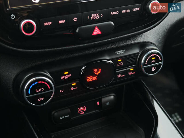 Чорний Кіа Soul, об'ємом двигуна 0 л та пробігом 112 тис. км за 17900 $, фото 46 на Automoto.ua