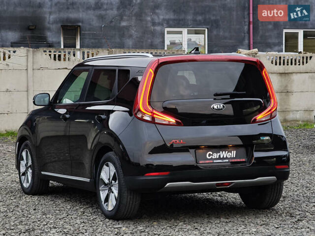 Чорний Кіа Soul, об'ємом двигуна 0 л та пробігом 112 тис. км за 17900 $, фото 3 на Automoto.ua