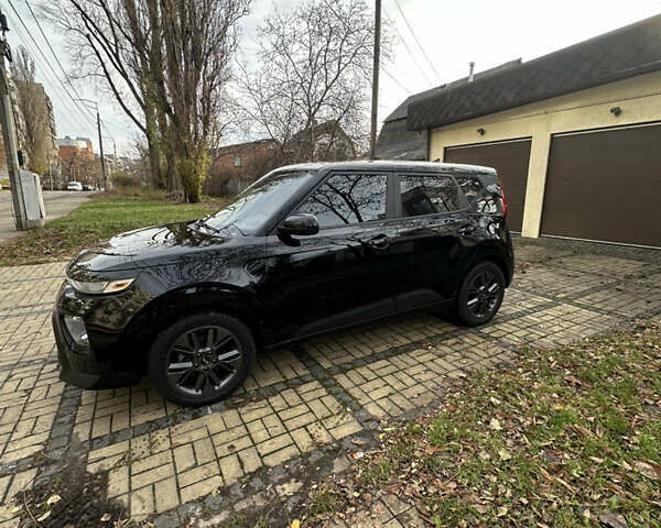 Черный Киа Soul, объемом двигателя 2 л и пробегом 81 тыс. км за 14650 $, фото 3 на Automoto.ua