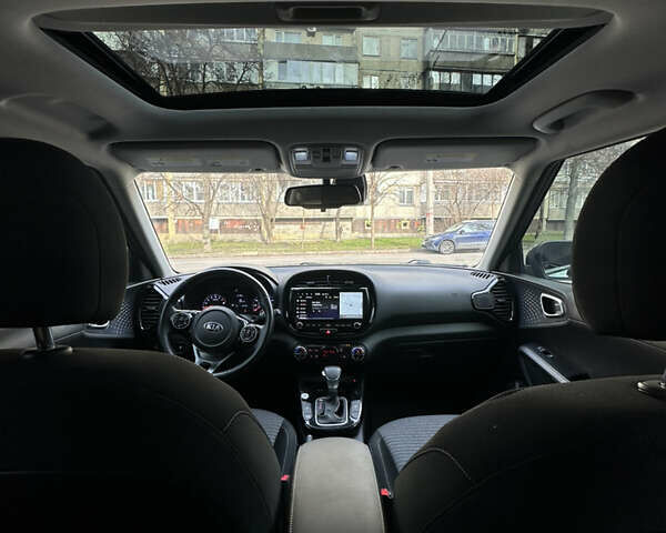 Черный Киа Soul, объемом двигателя 2 л и пробегом 81 тыс. км за 14650 $, фото 25 на Automoto.ua
