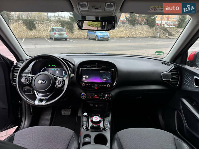 Черный Киа Soul, объемом двигателя 0 л и пробегом 128 тыс. км за 17999 $, фото 28 на Automoto.ua