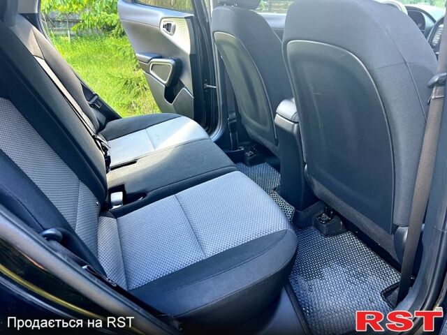 Черный Киа Soul, объемом двигателя 2 л и пробегом 94 тыс. км за 13800 $, фото 3 на Automoto.ua