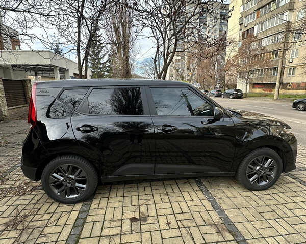 Черный Киа Soul, объемом двигателя 2 л и пробегом 81 тыс. км за 14650 $, фото 7 на Automoto.ua