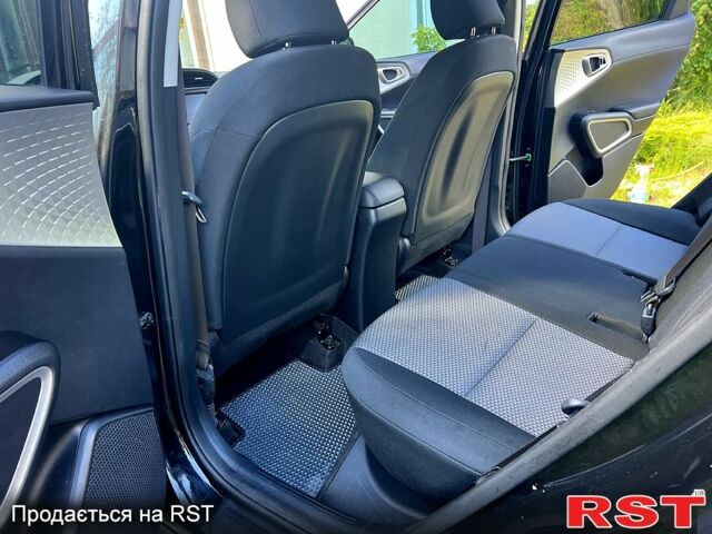 Черный Киа Soul, объемом двигателя 2 л и пробегом 94 тыс. км за 13800 $, фото 2 на Automoto.ua