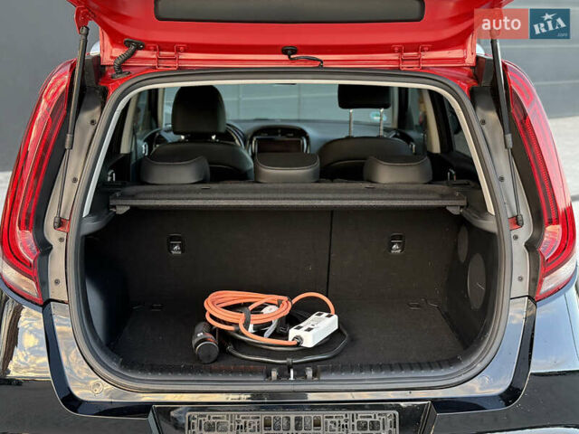 Чорний Кіа Soul, об'ємом двигуна 0 л та пробігом 110 тис. км за 18100 $, фото 10 на Automoto.ua