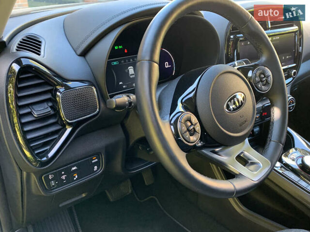 Черный Киа Soul, объемом двигателя 0 л и пробегом 79 тыс. км за 19299 $, фото 19 на Automoto.ua