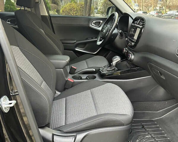 Черный Киа Soul, объемом двигателя 2 л и пробегом 81 тыс. км за 14650 $, фото 28 на Automoto.ua