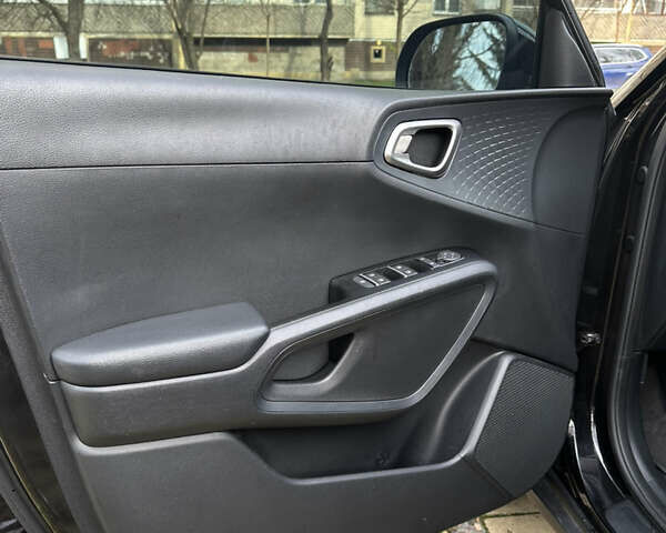 Черный Киа Soul, объемом двигателя 2 л и пробегом 81 тыс. км за 14650 $, фото 13 на Automoto.ua