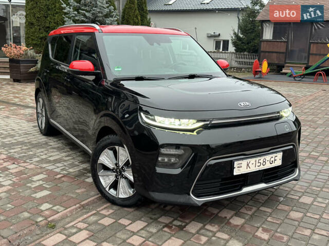 Черный Киа Soul, объемом двигателя 0 л и пробегом 128 тыс. км за 17999 $, фото 2 на Automoto.ua