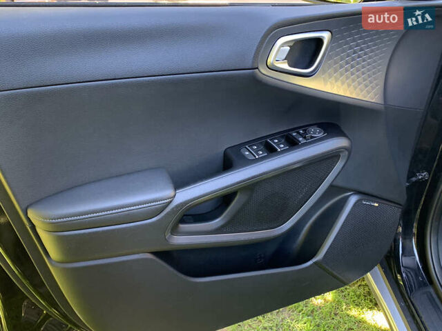 Черный Киа Soul, объемом двигателя 0 л и пробегом 79 тыс. км за 19299 $, фото 20 на Automoto.ua
