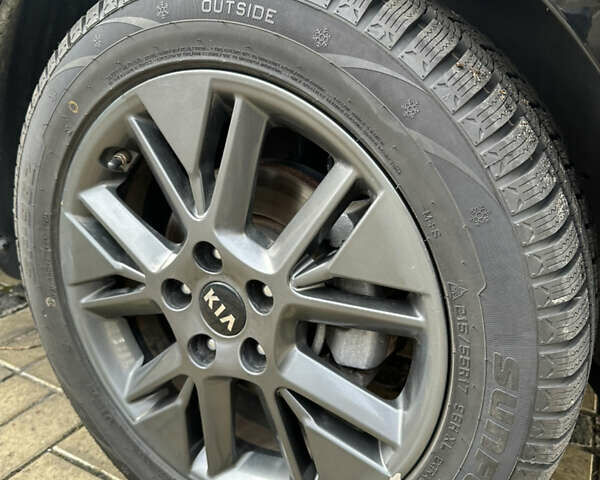 Черный Киа Soul, объемом двигателя 2 л и пробегом 81 тыс. км за 14650 $, фото 10 на Automoto.ua