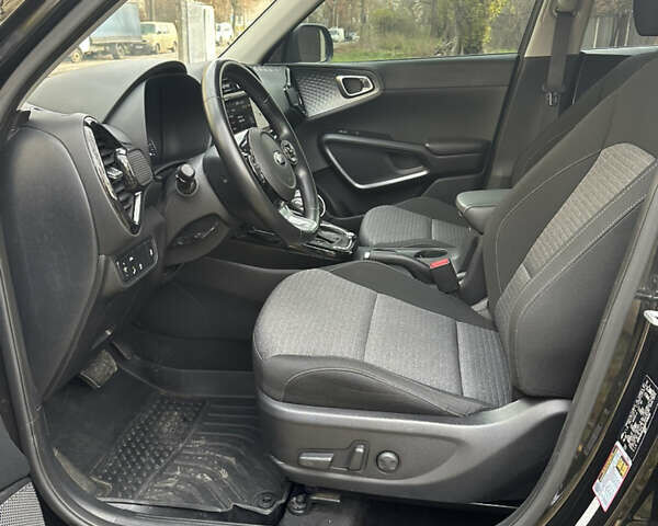 Черный Киа Soul, объемом двигателя 2 л и пробегом 81 тыс. км за 14650 $, фото 14 на Automoto.ua