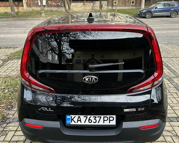 Черный Киа Soul, объемом двигателя 2 л и пробегом 81 тыс. км за 14650 $, фото 5 на Automoto.ua
