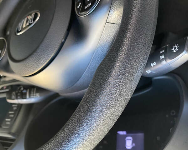 Киа Soul 2021 в Хмельницком на Automoto.ua Черный Киа Soul, объемом двигателя 2 л и пробегом 75 тыс. км за 14300 $, фото 33 на Automoto.ua