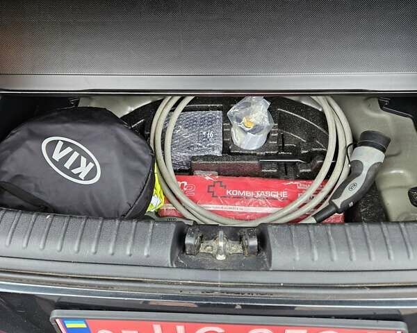 Черный Киа Soul, объемом двигателя 0 л и пробегом 70 тыс. км за 18600 $, фото 16 на Automoto.ua