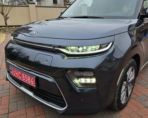 Черный Киа Soul, объемом двигателя 0 л и пробегом 70 тыс. км за 18600 $, фото 1 на Automoto.ua