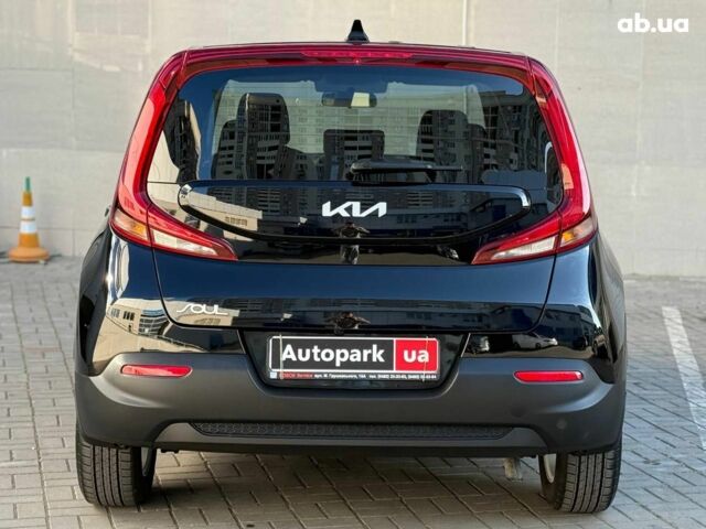 Черный Киа Soul, объемом двигателя 2 л и пробегом 67 тыс. км за 15990 $, фото 7 на Automoto.ua