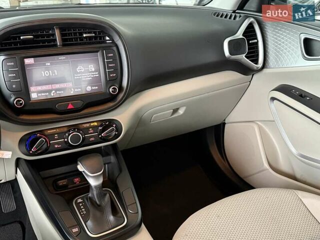 Черный Киа Soul, объемом двигателя 2 л и пробегом 50 тыс. км за 15800 $, фото 11 на Automoto.ua