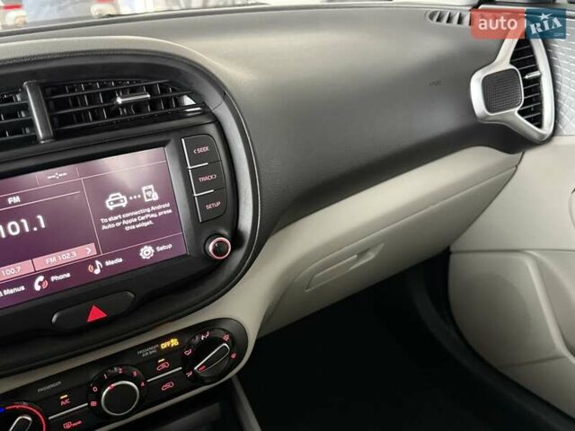 Черный Киа Soul, объемом двигателя 2 л и пробегом 50 тыс. км за 15800 $, фото 19 на Automoto.ua