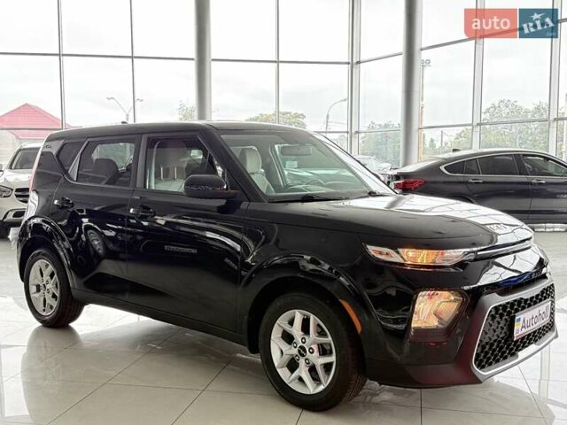 Черный Киа Soul, объемом двигателя 2 л и пробегом 50 тыс. км за 15800 $, фото 2 на Automoto.ua