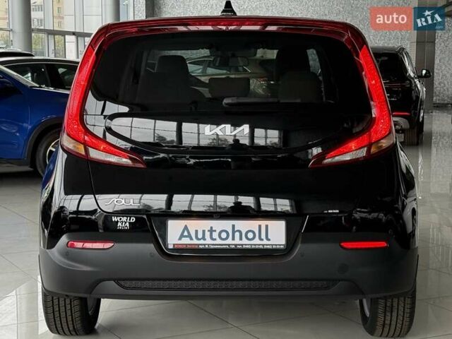 Черный Киа Soul, объемом двигателя 2 л и пробегом 50 тыс. км за 15800 $, фото 5 на Automoto.ua
