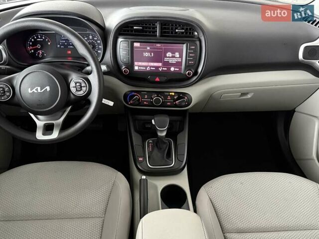 Черный Киа Soul, объемом двигателя 2 л и пробегом 50 тыс. км за 15800 $, фото 14 на Automoto.ua