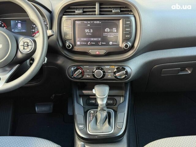 Черный Киа Soul, объемом двигателя 2 л и пробегом 67 тыс. км за 15990 $, фото 24 на Automoto.ua