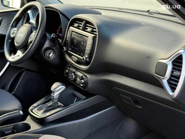 Черный Киа Soul, объемом двигателя 2 л и пробегом 67 тыс. км за 15990 $, фото 19 на Automoto.ua