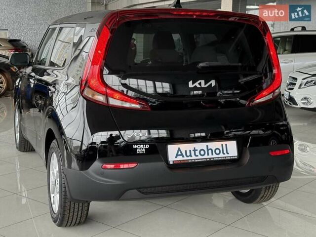 Черный Киа Soul, объемом двигателя 2 л и пробегом 50 тыс. км за 15800 $, фото 4 на Automoto.ua