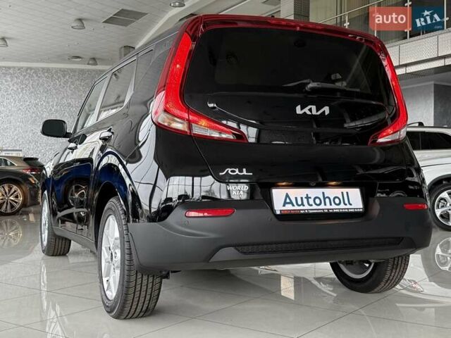 Черный Киа Soul, объемом двигателя 2 л и пробегом 50 тыс. км за 15800 $, фото 6 на Automoto.ua