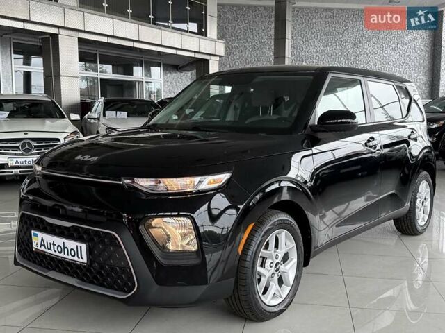 Черный Киа Soul, объемом двигателя 2 л и пробегом 50 тыс. км за 15800 $, фото 3 на Automoto.ua