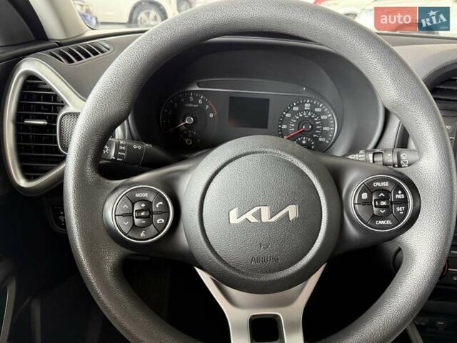 Черный Киа Soul, объемом двигателя 2 л и пробегом 68 тыс. км за 15500 $, фото 12 на Automoto.ua
