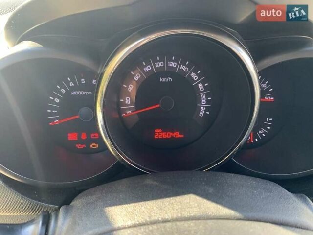 Коричневый Киа Soul, объемом двигателя 1.6 л и пробегом 226 тыс. км за 7200 $, фото 4 на Automoto.ua